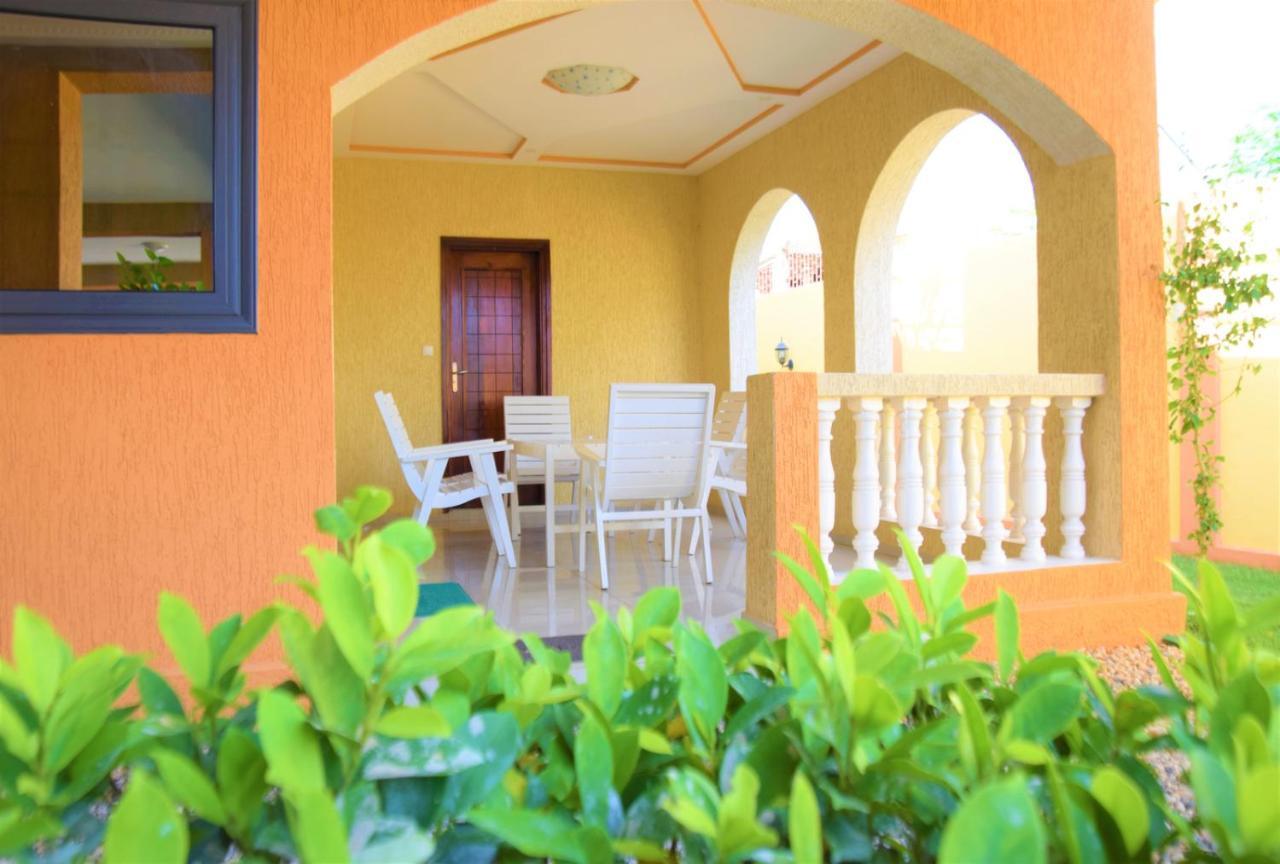 Villa Beach Avepozo Lomé Exterior photo